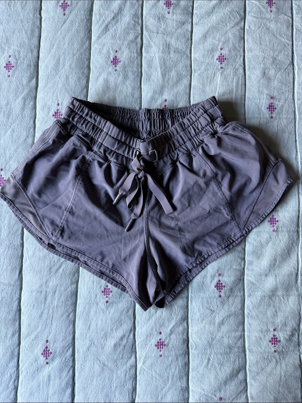 Lululemon Women’s Running Shorts Gray Size 2 | Built-In Liner | Zip Pocket